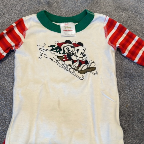 Disney by Hanna Andersson size 100cm/4 Christmas pajama set - Picture 2 of 4